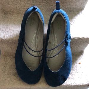 Blue suede shoes!